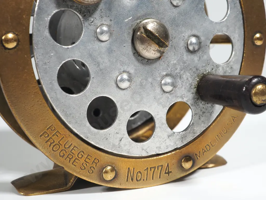 Vintage U.S.A. Fly Fishing Reel -PFLUE GER Progress no. 1774 Image 1++