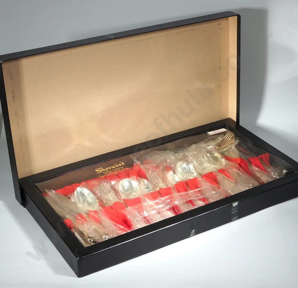 Sherwood Silver Plate Six Piece Flatware Set Image 1++