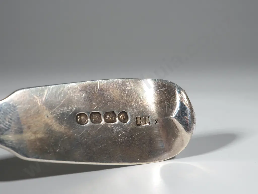 Sterling Silver Sauce Ladle In The Fiddle Pattern With Shield  Crest Image 1++