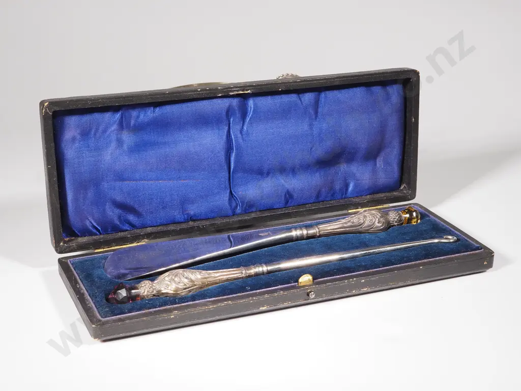 Cased Sterling Silver Boot Hook & Shoe Horn w Thistle Finial Image 1++