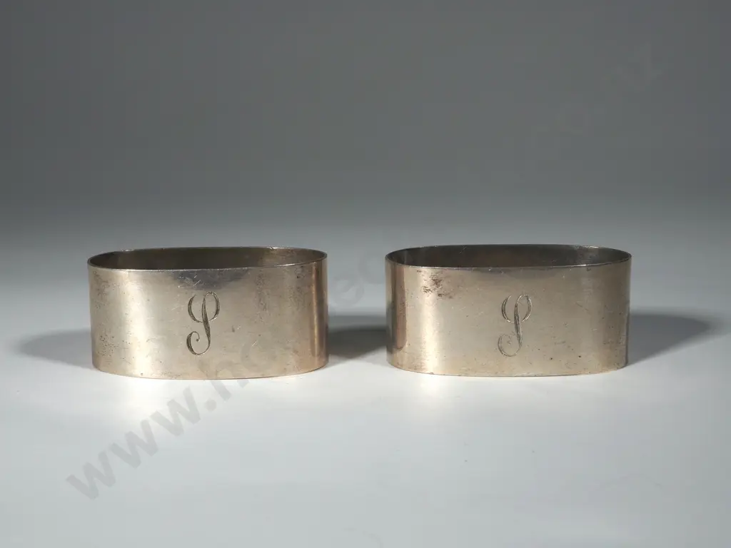 Pair Of Plain Bodied Oval Napkin Rings Image 1++