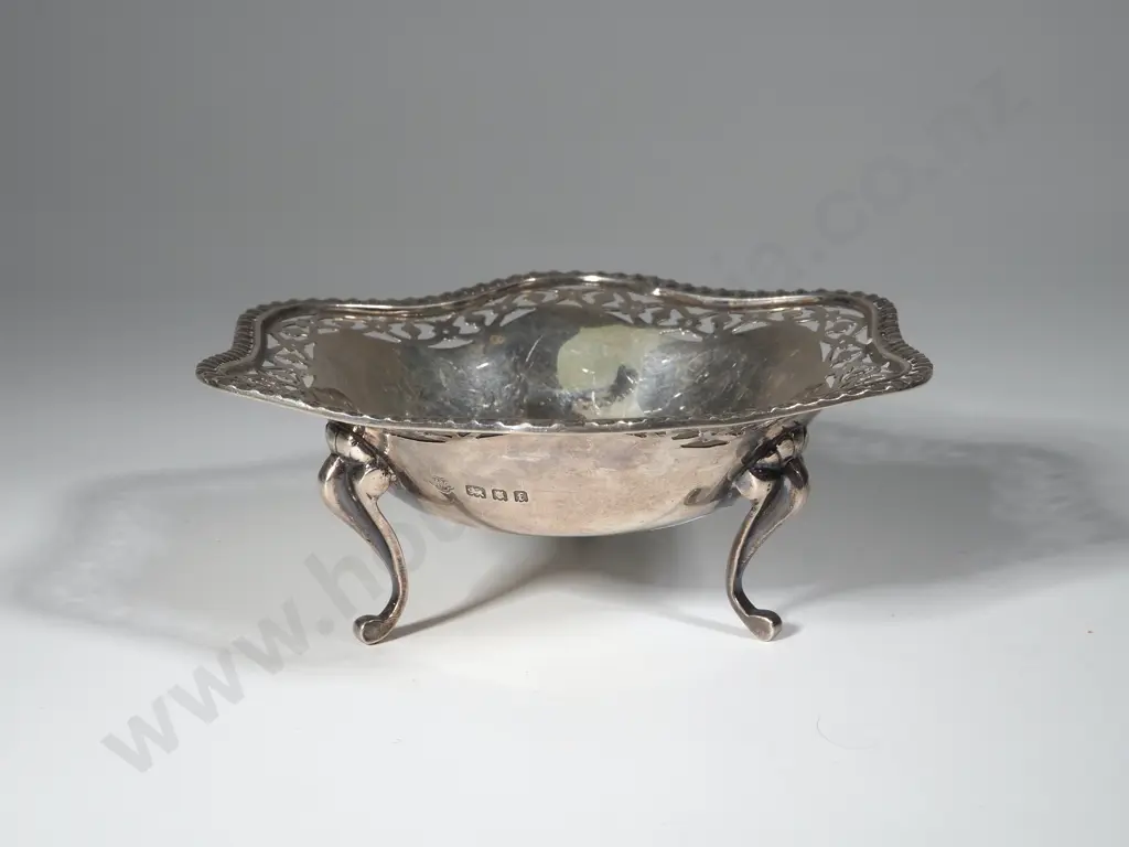Sterling Silver Bon Bon Dish with Scalloped Edge On Three Scroll Feeet  Image 1++