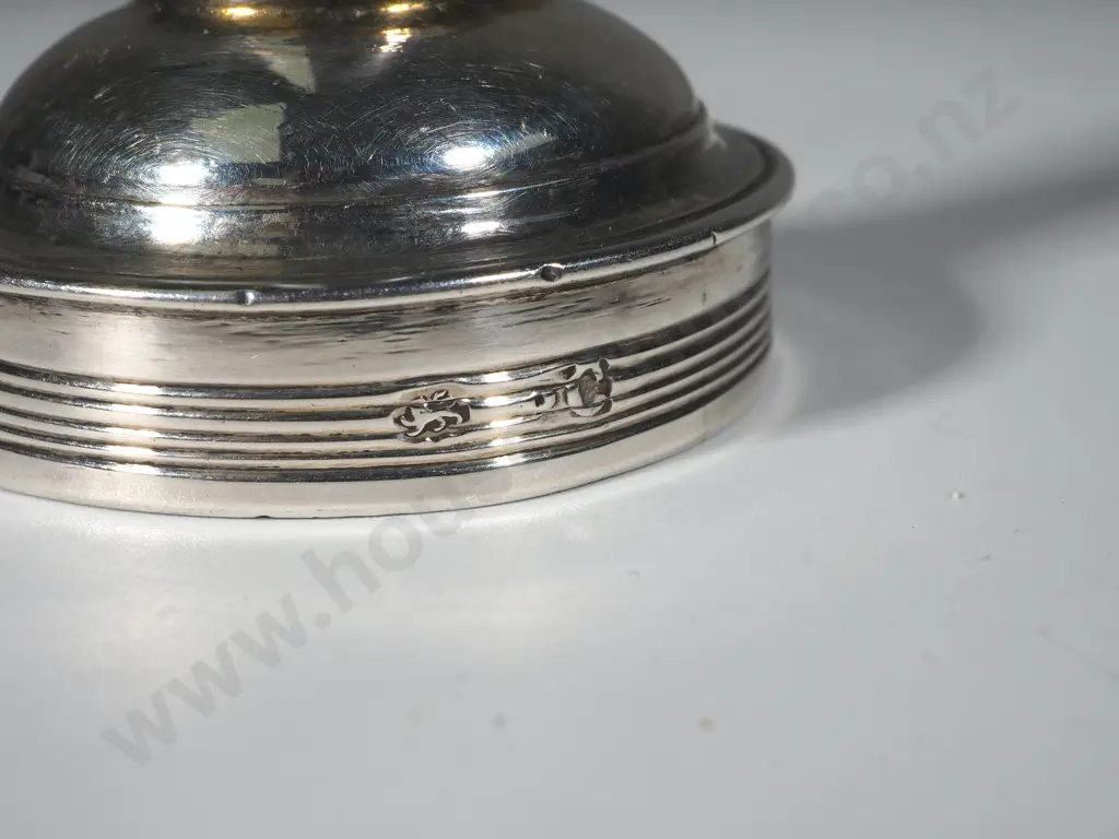 Sterling Silver  Wine Pourer. Image 1++