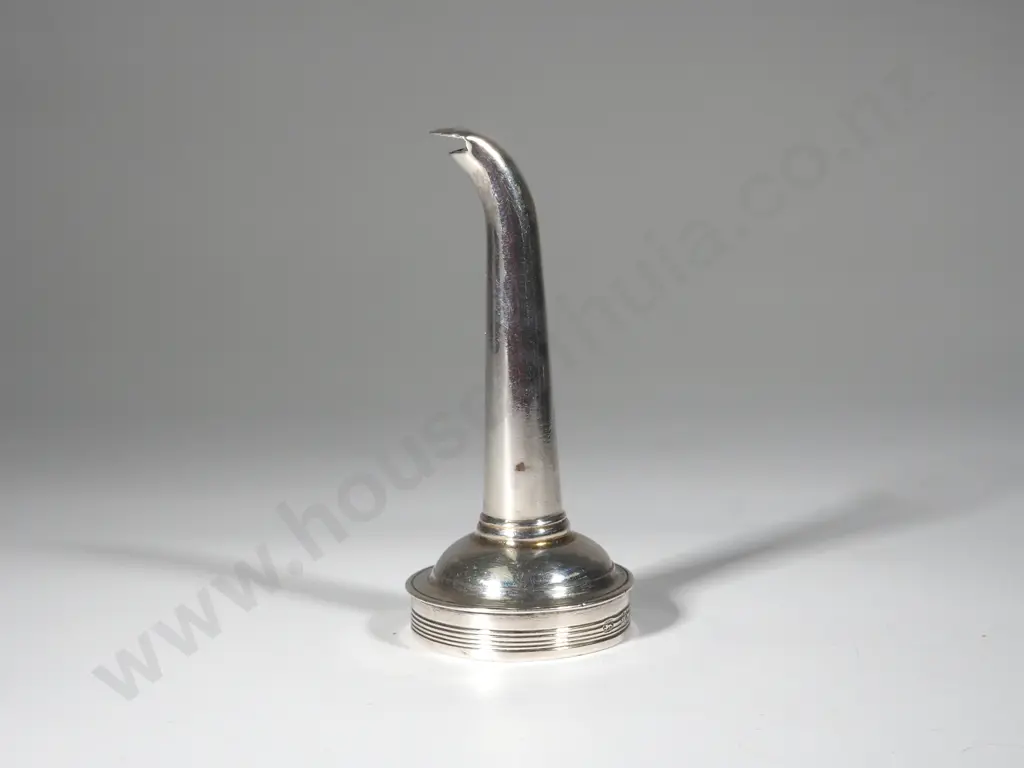 Sterling Silver  Wine Pourer. Image 1++