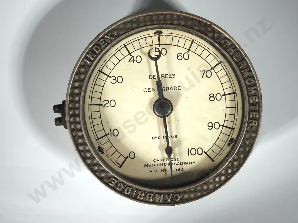 Vintage Cambridge Index Thermometer - Cambridge Instrument Company in Degrees Centrigrade Image 1++
