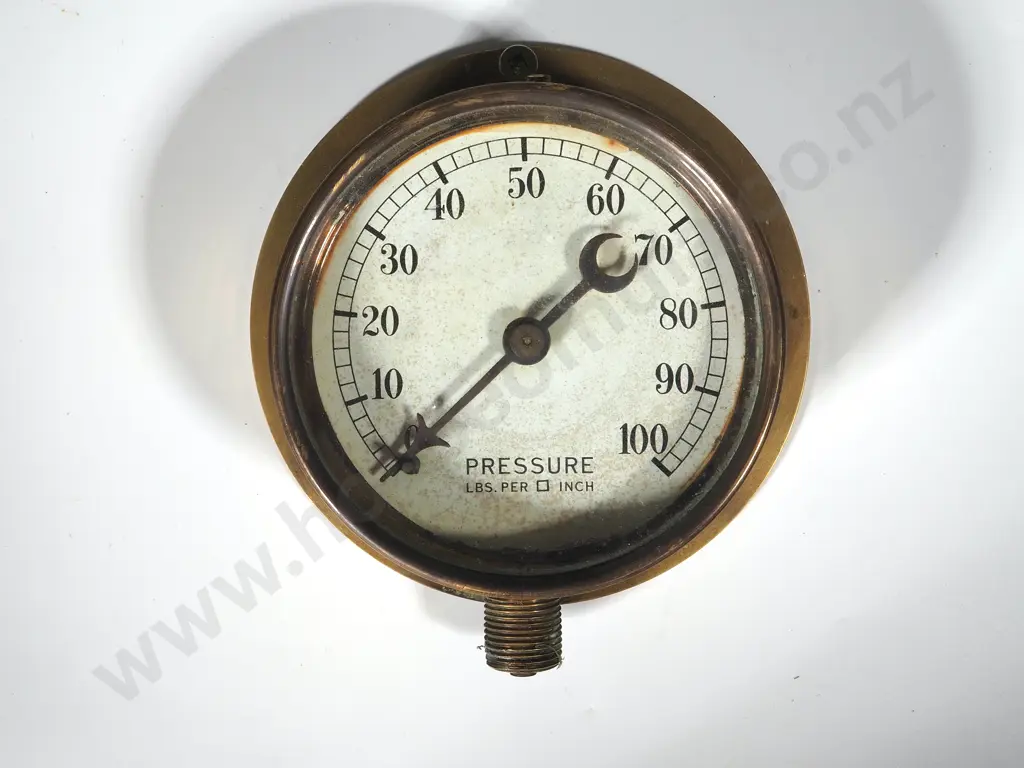 Small Brass Pressure Gauge Image 1++