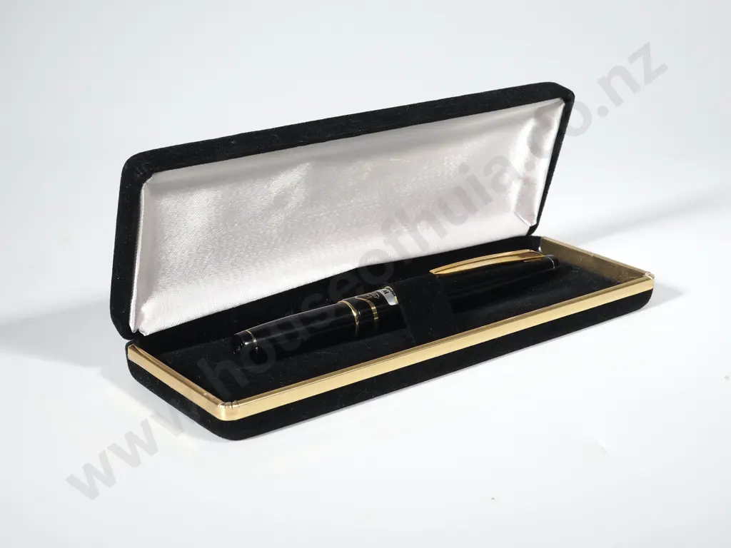 One Simon M Fountain Pen Image 1++