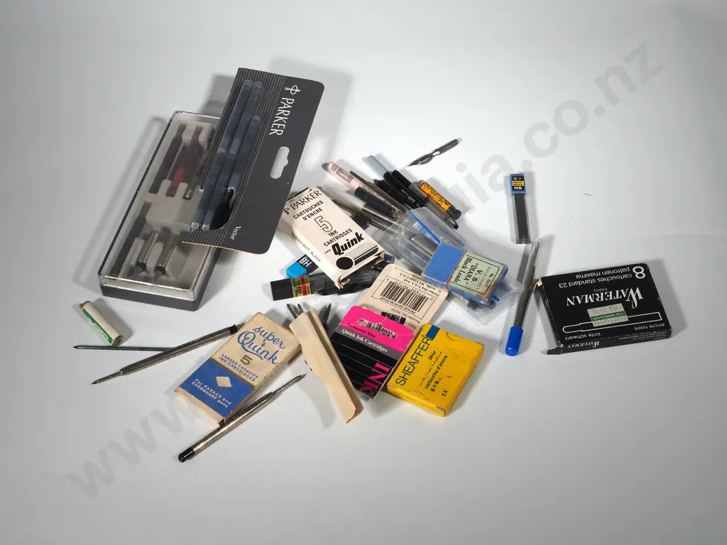 Lot of Assorted Pens & Ink Cartridges Image 1++