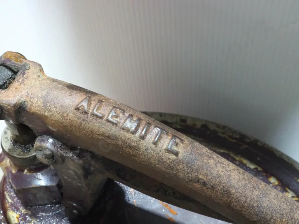 Small Oil Pump Image 1++