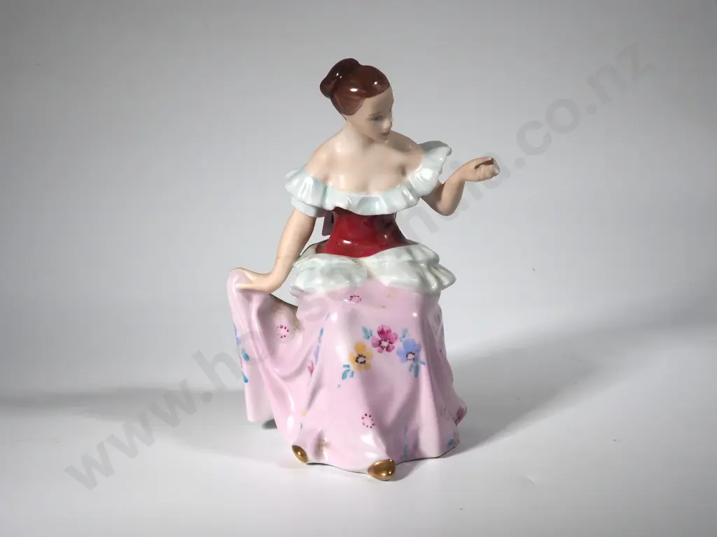Royal Dux Porcelain of a Seated Woman A/F Missing Flower Image 1++