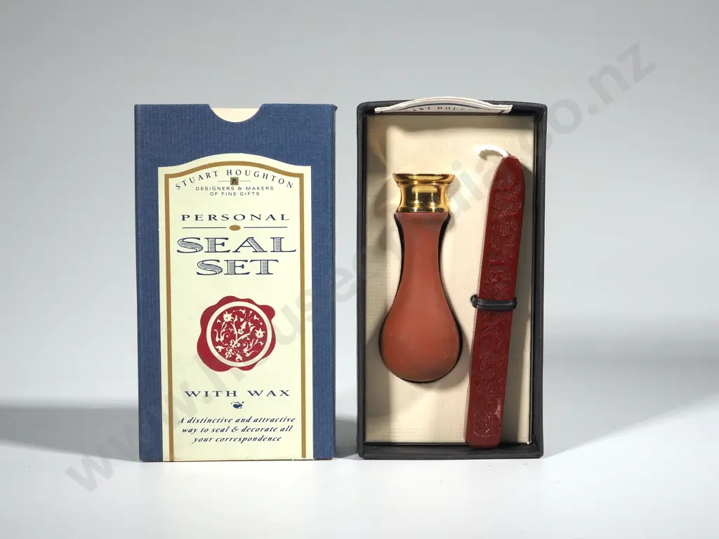 Seal Set w/ Wax "C" Image 1++