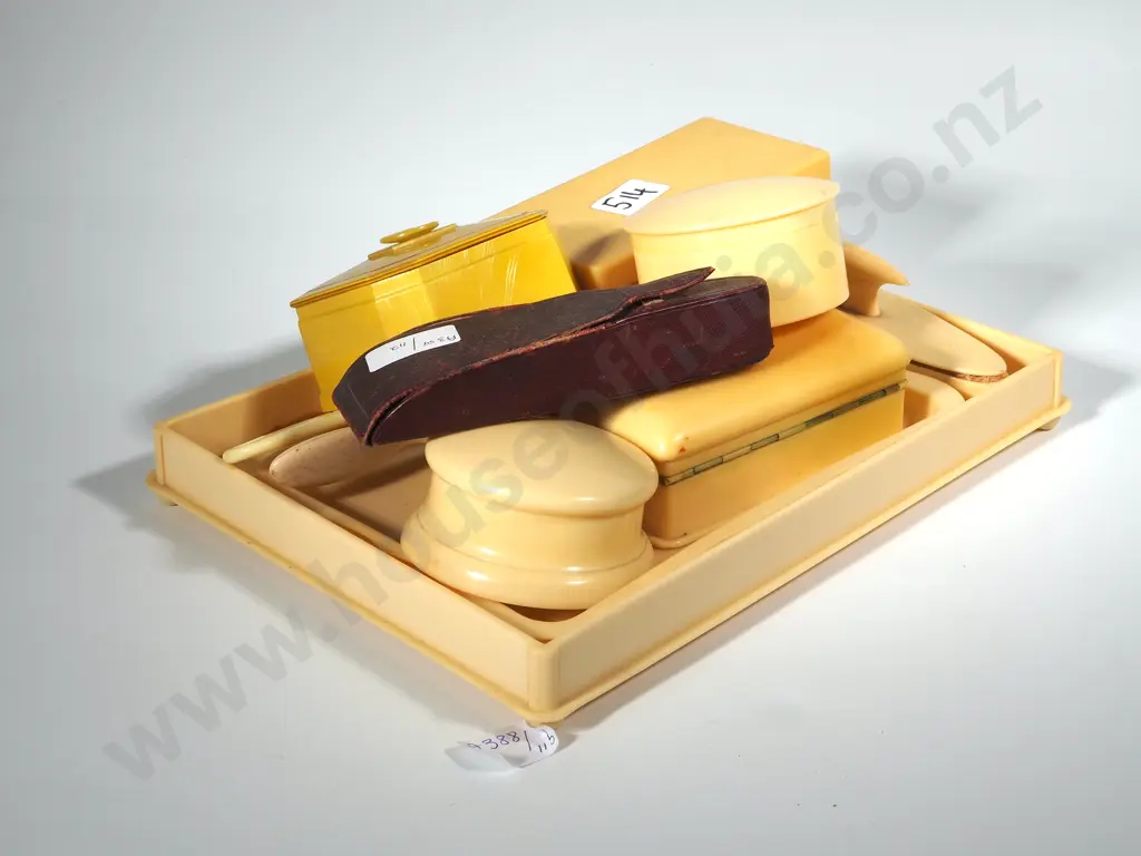 Bakelite Dressimg Table Set with Two Trinket Boxes & A Leather Scissors Case With Three Pairs Of Scissors  Image 1++