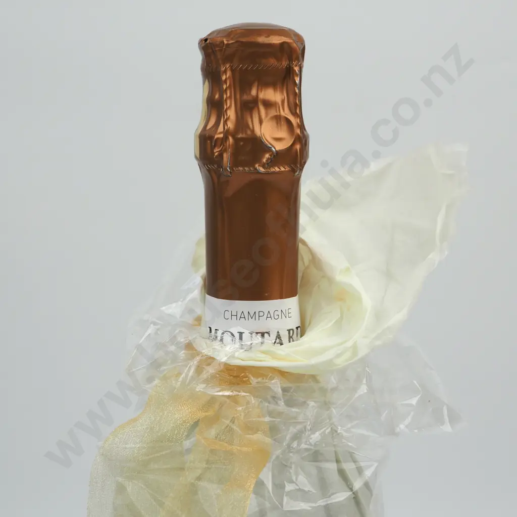 Champagne Moutard Pere & Fils Brut Grans Cuvée. Image 1++