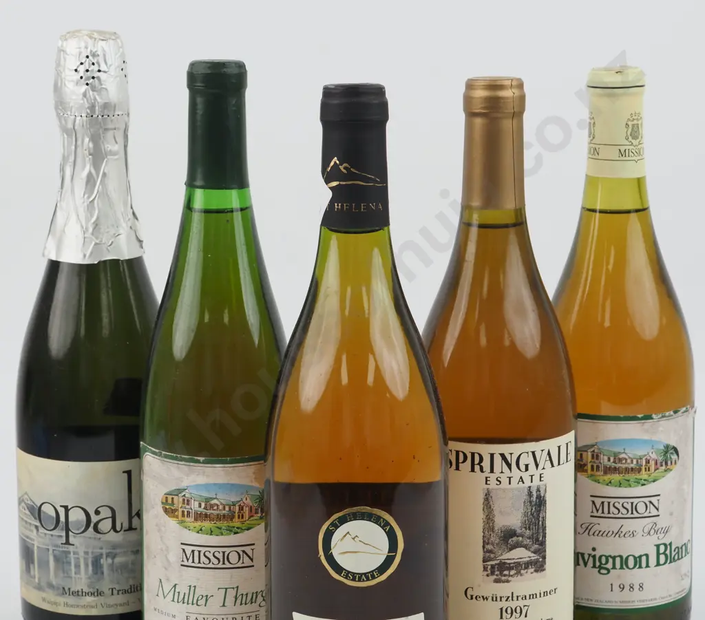 Box of Five Assorted Old New Zealand White Wine. AF Image 1++