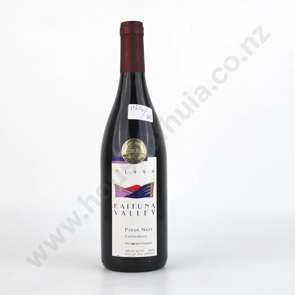 1999 Kaituna Valley Pinot Noir - Canterbury. Image 1++