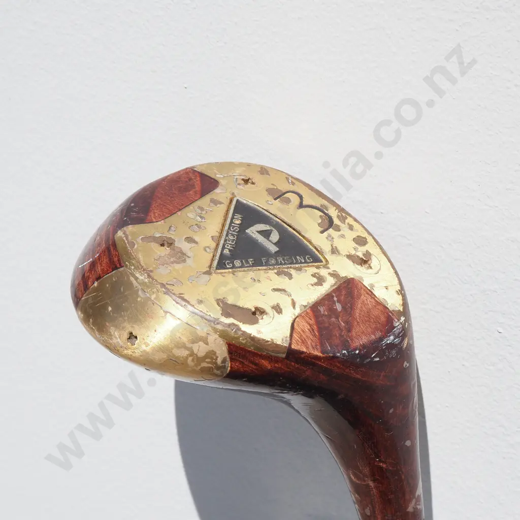 Set Of Six Vintage Golf Clubs In Antique Leather Golf Bag & A Quantity Of Balls Image 1++