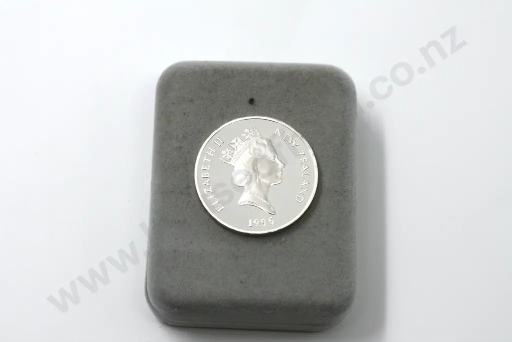 New Zealand - 1995 - Silver $5 Proof Coin - James Clarke Ross - Explorer Image 1++