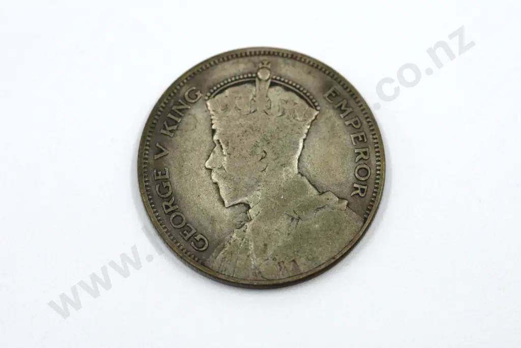 1933 New Zealand Half Crown  Image 1++