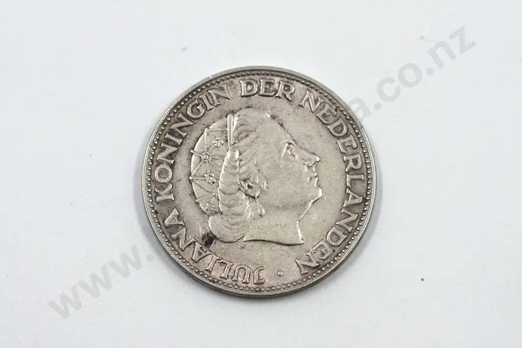 1960 2 1/2 Guilders Coin Netherlands  Image 1++