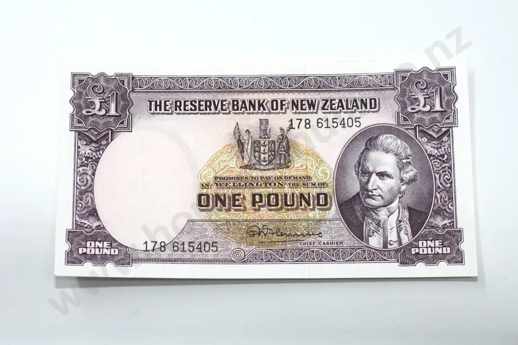 One pound, Fleming signature, almost uncirculated. C.V. $130 Image 1++