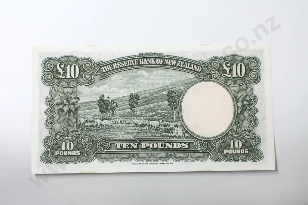 New Zealand 10 Pound Banknote (Fleming EF) Image 1++