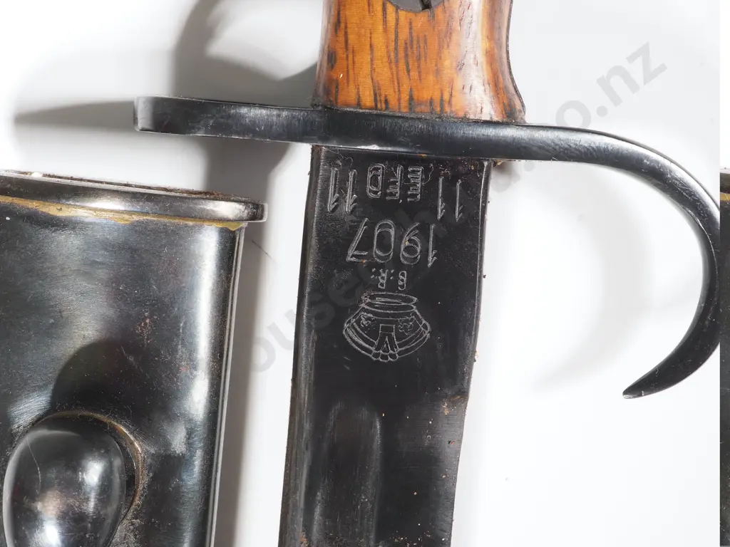 Reproduction 1907 Bayonet w Hooked Quillion Image 1++