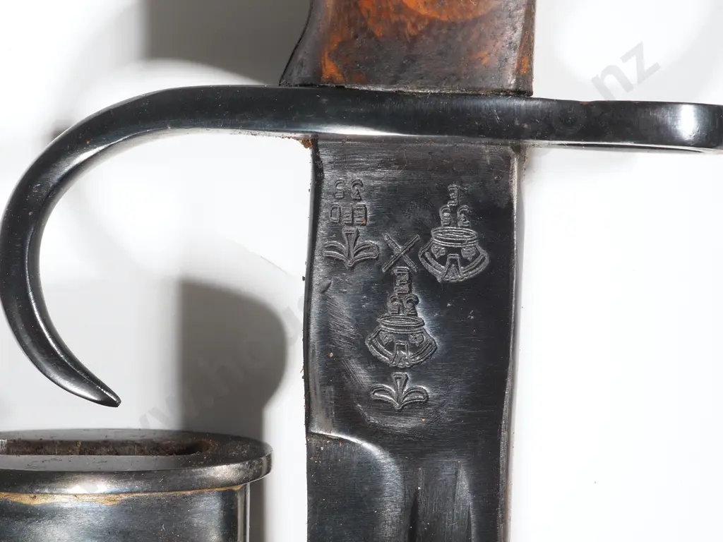 Reproduction 1907 Bayonet w Hooked Quillion Image 1++