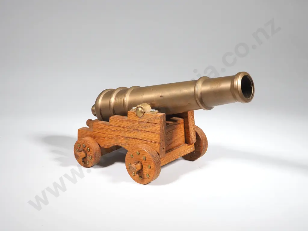 Model Desk Naval Cannon (non firing) Image 1++