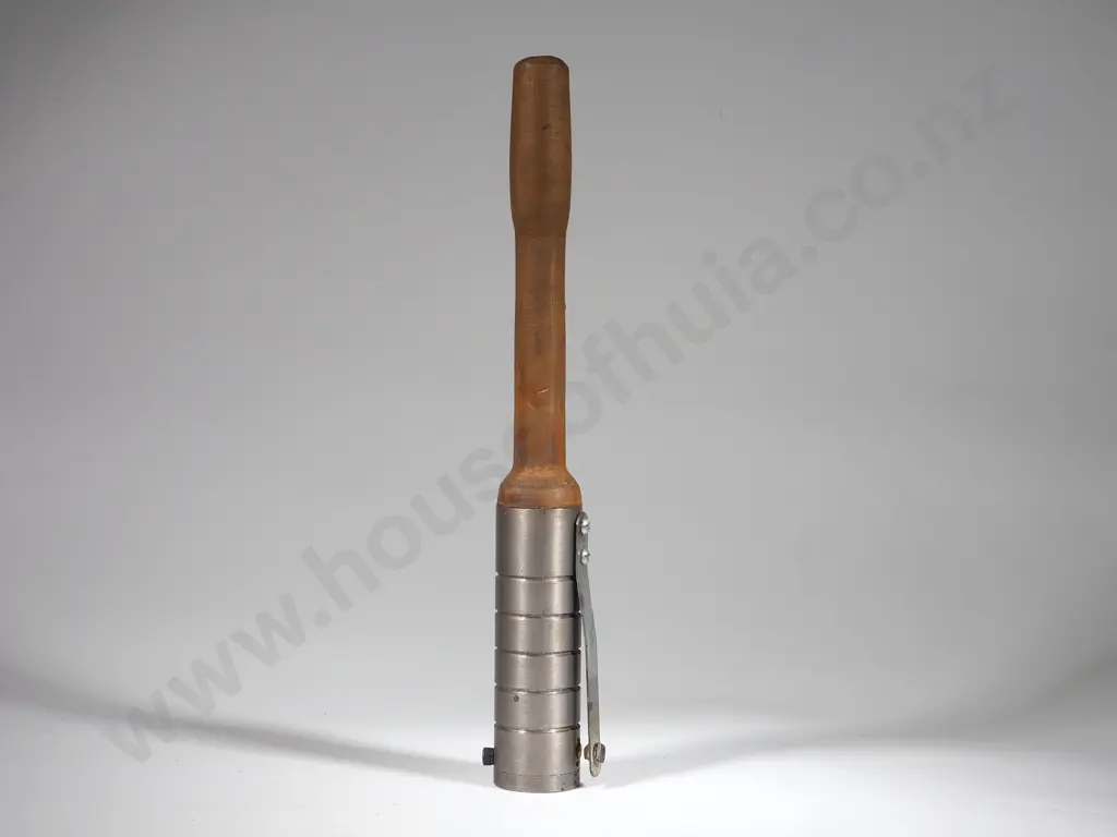 Replica of a New Zealand WW2 Hand Grenade Image 1++