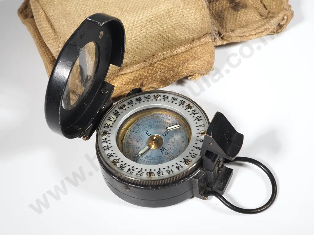 M73 British Compass Marching Compass in WW2 Pouch Image 1++