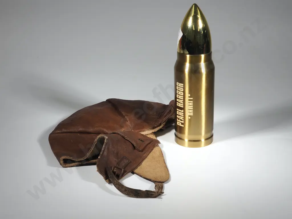 Leather Skull Cap & Pearl Harbour Water Bottle (Tourist) Image 1++