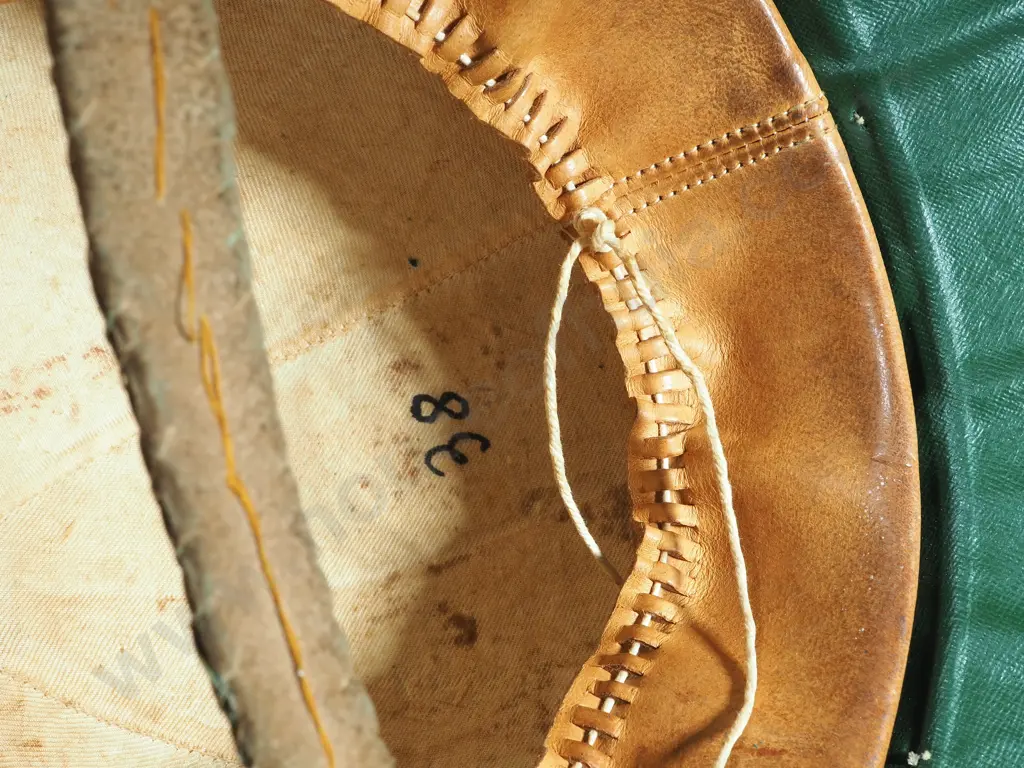 1962 New Zealand Army Band White Dress Helmet Image 1++