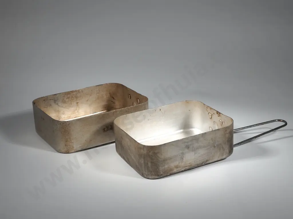 Two WW2 Style Aluminium Mess Tins Image 1++