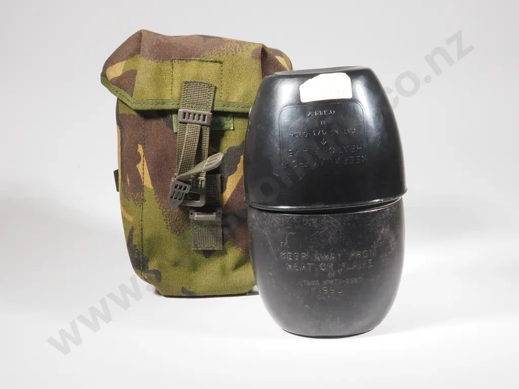 1990 British Osprey Waterbottle & Carrier Pouch Image 1++