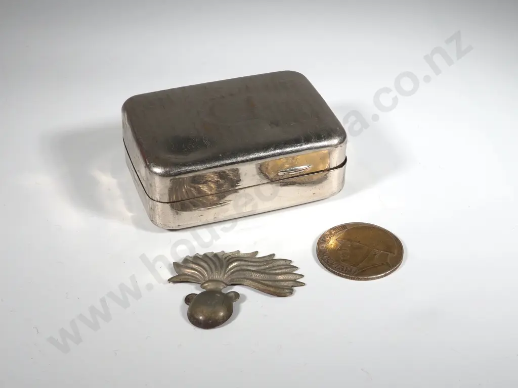 Japanese Tin Containing Two Facist Italian Badge & Medallion Image 1++
