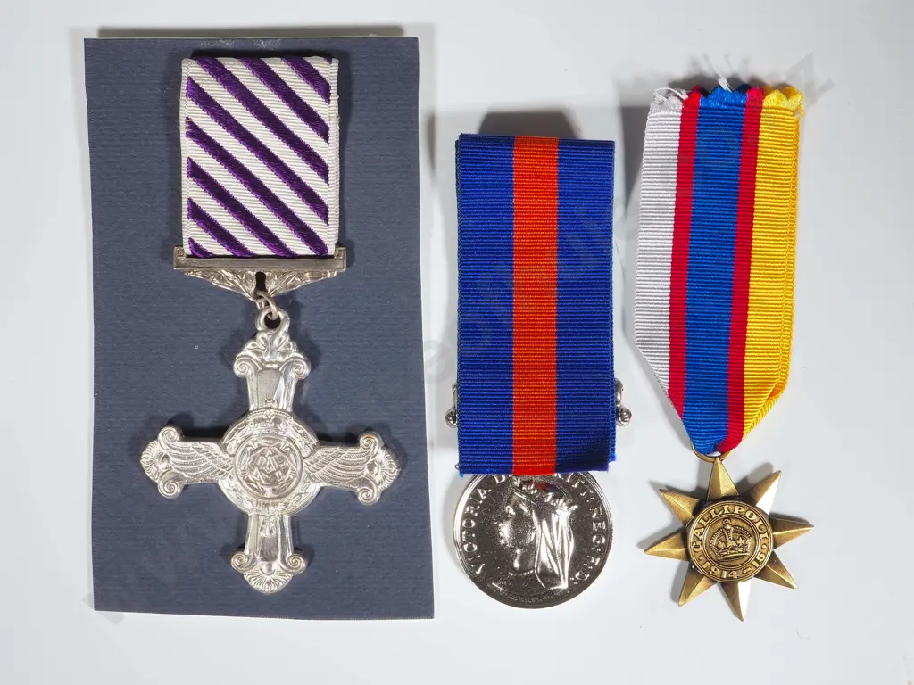 Replica DFC / NZ War Medal / Gallipoli Star Image 1++