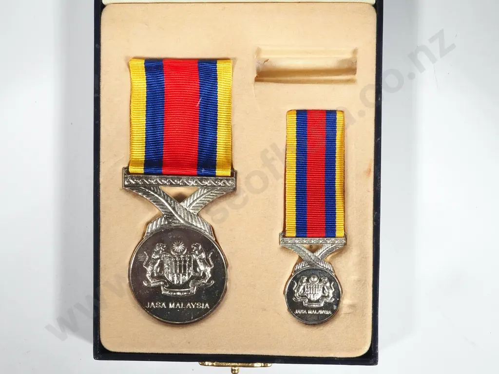 Pingat Jasa Malaysia Medal in Original Box & Issue Certificate Image 1++