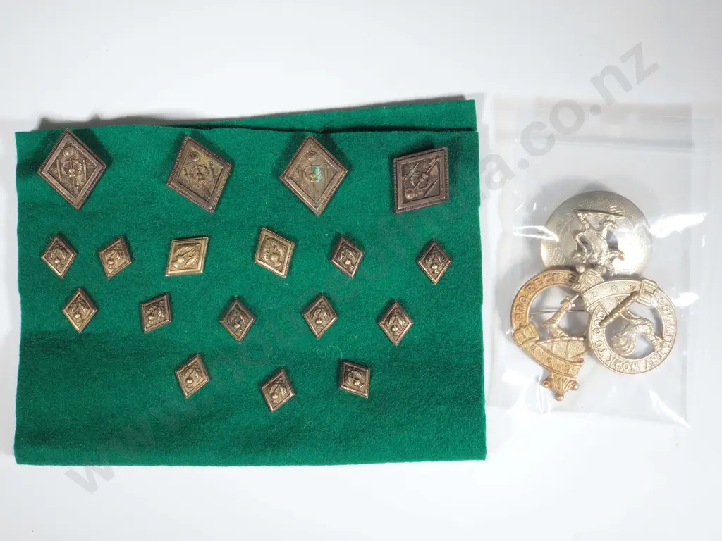 Assorted Lot of Scottish Buttons & Clan Badges Image 1++