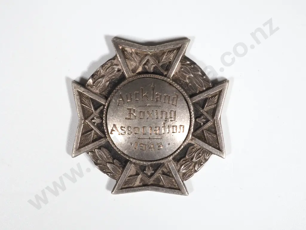 New Zealand, Auckland Boxing Association, 1943 prize medal in silver inscribed ‘N.M.D./Army Champs/Middle Weight/W. Hill Image 1++