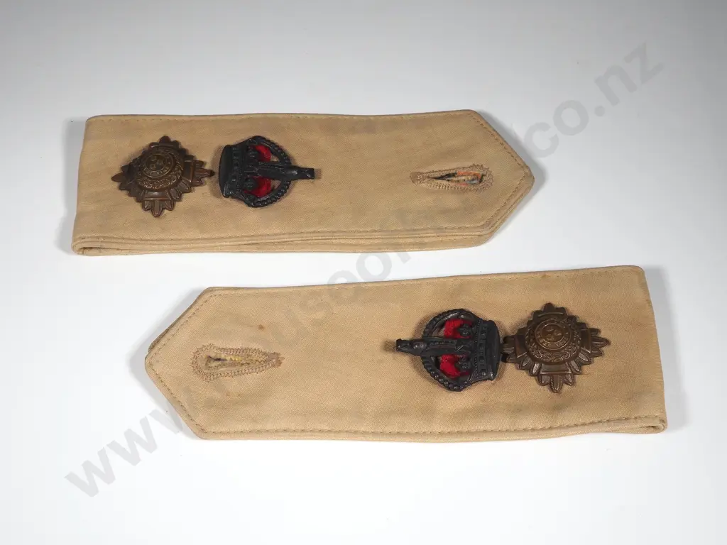 WW2 Khaki Lt Col Epaulettes Image 1++