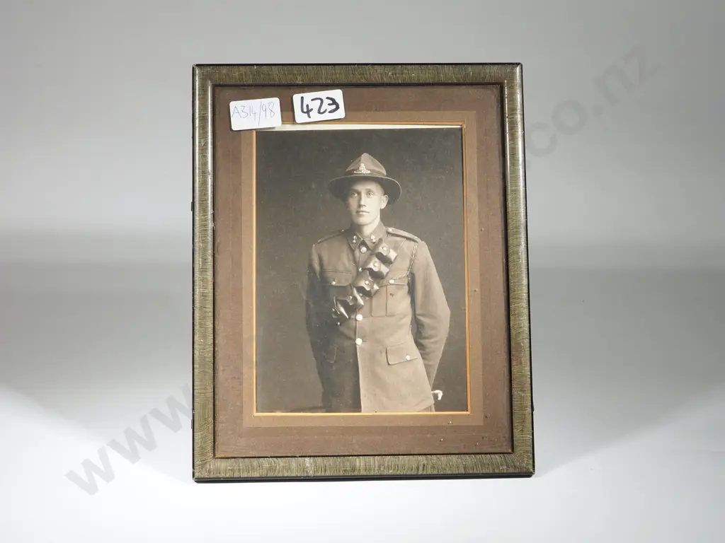 WW1 Framed Photograph of a New Zealand Artillery Soldier Image 1++