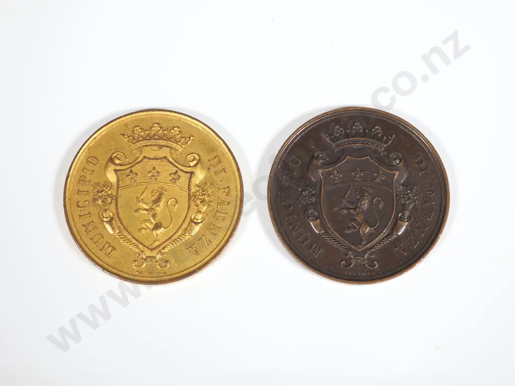 Two Italian Merit Medals - One Bronze & One Gilt Image 1++
