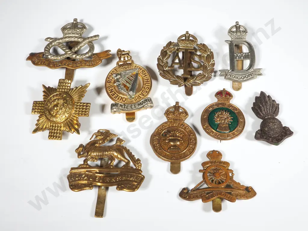 Assorted Lot of 10 English WW1/2 Badges Image 1++