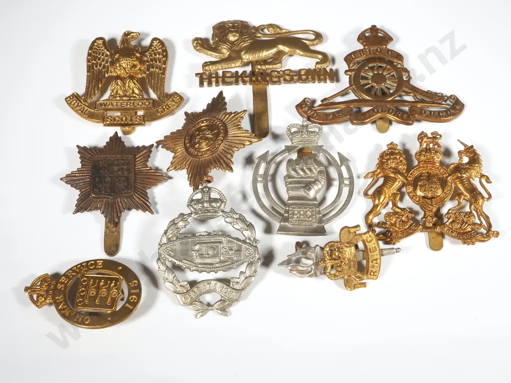 Assorted Lot of 10 English WW1/2 Badges Image 1++