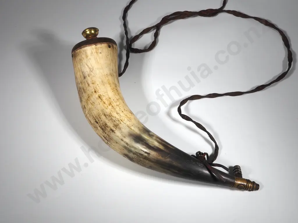 Vintage Cow Powder Horn Image 1++