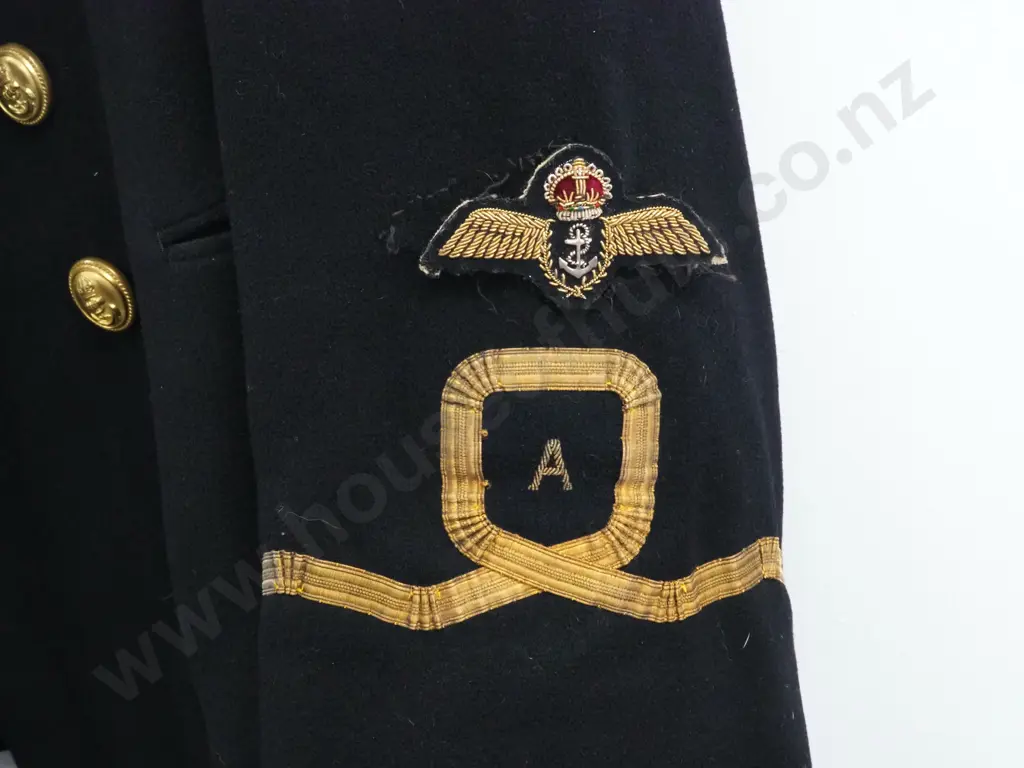 Fleet Air Arm Pilot Officers Tunic - Post War Image 1++