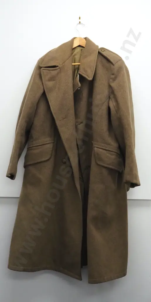 Great Coat 1940 Pattern Dismounted - New Zealand Manufacture - Some Fading Image 1++