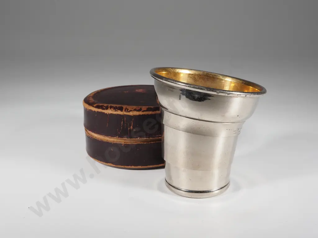 Vintage Cased Silver Plate Collapsible/Telescopic Travelling Cup Image 1++