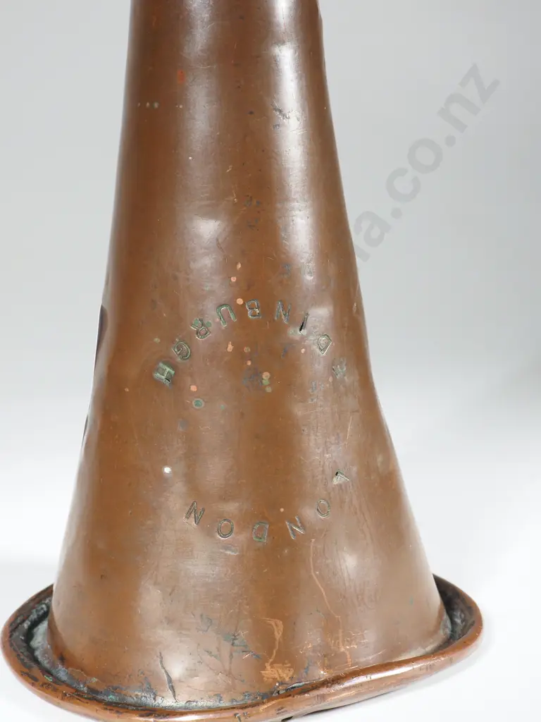 Copper & Brass Hunting Horn.  Image 1++