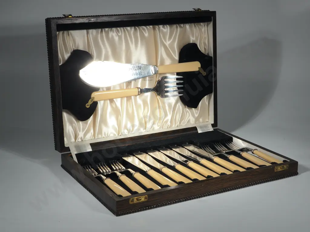 Oak Box Containing Six Fish Knives & Forks & Servers. Attached Silver Plaque 1957 Image 1++